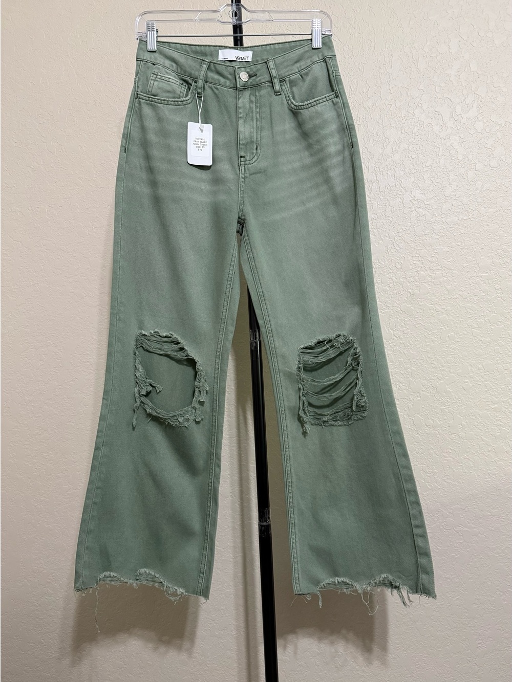 Vervet Vintage Crop Flare Distressed Jeans Army Green Size 25 NWT - Picture 2 of 13